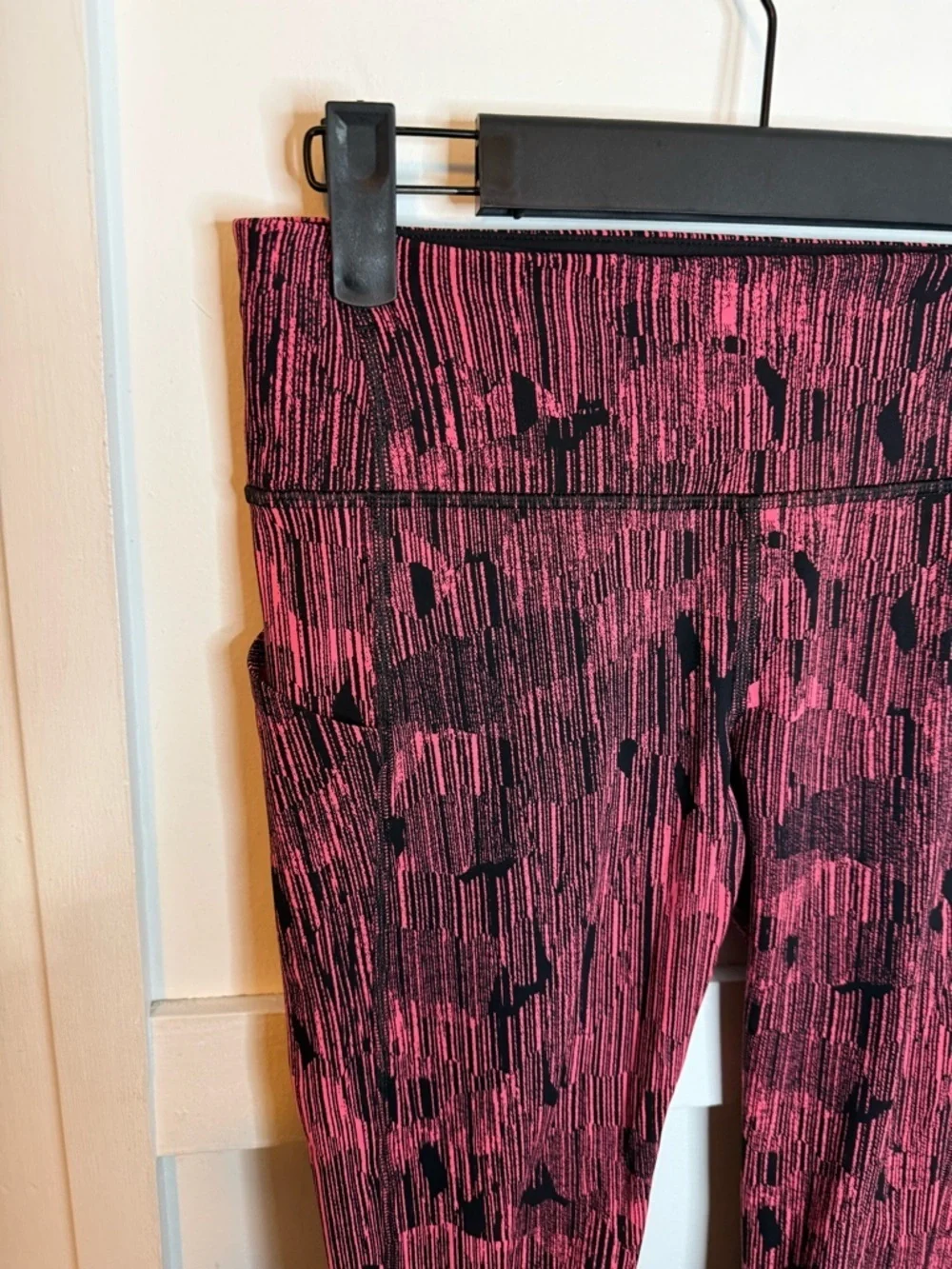 Lululemon Down Pour Electric Coral Black Pace Rival Crop Leggings